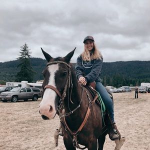 Meet your Posher, Leigha